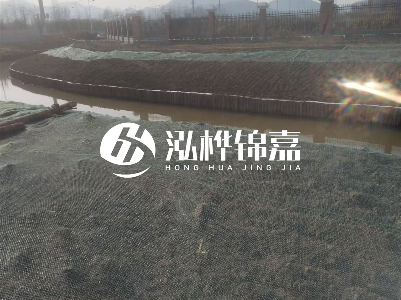 河道木樁打不下去怎么辦？河道打樁木能在水里使用多少年？